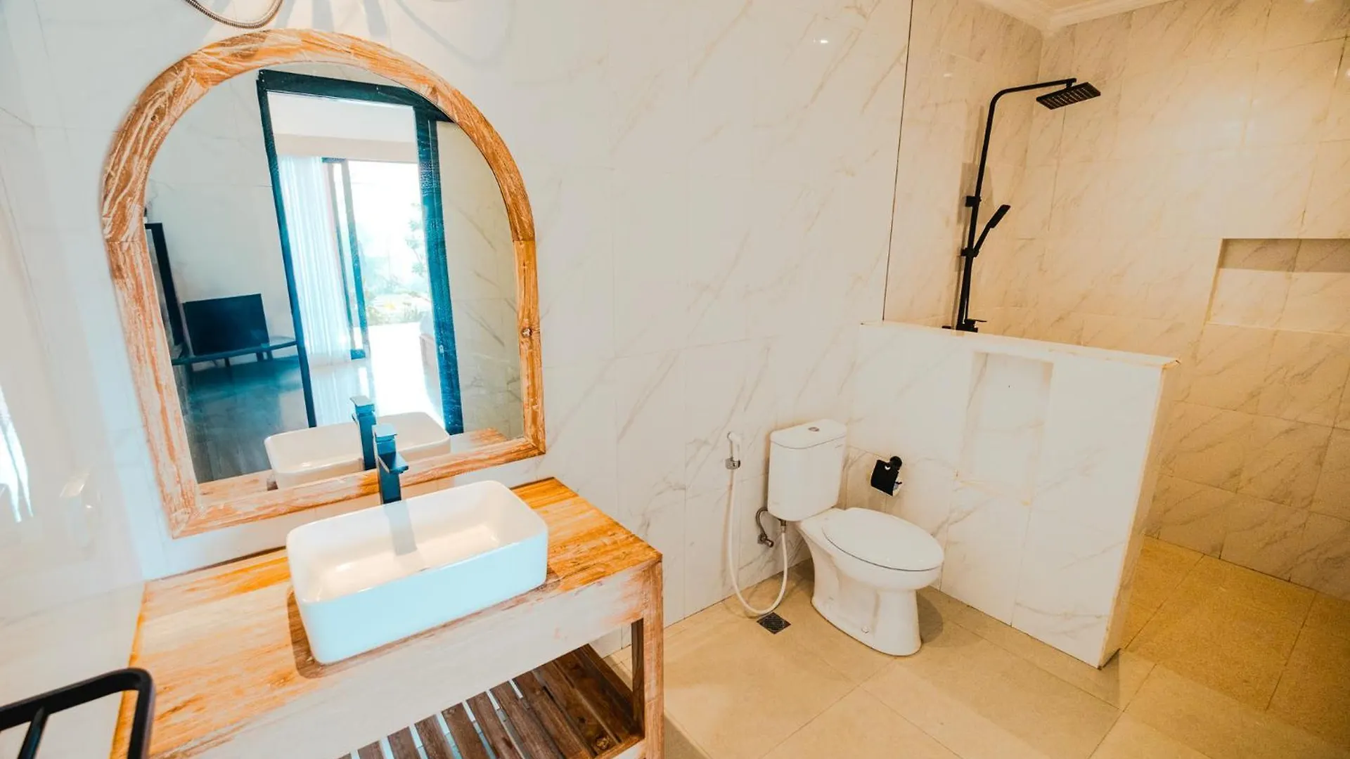 Kubu Dangin Guest House Kerobokan Seminyak   Seminyak (Bali)