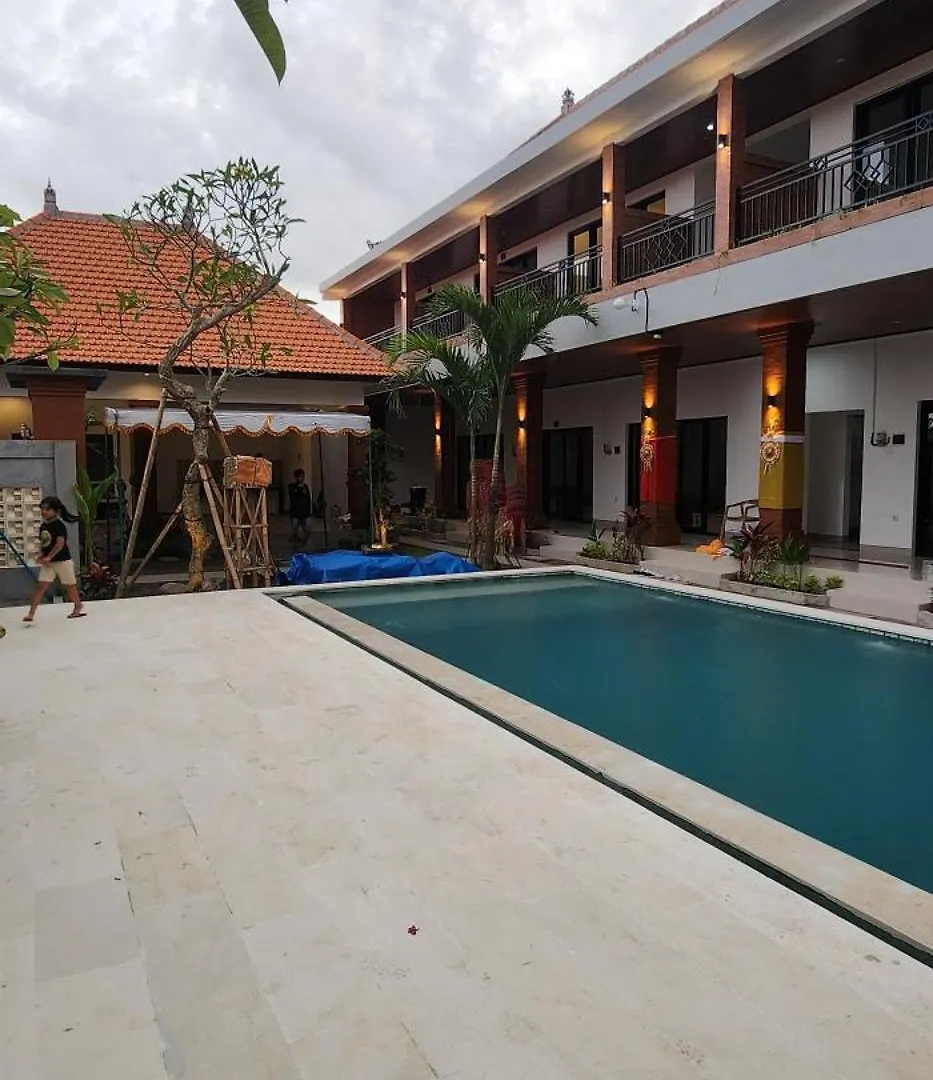 Kubu Dangin Guest House Kerobokan Seminyak   Seminyak (Bali)