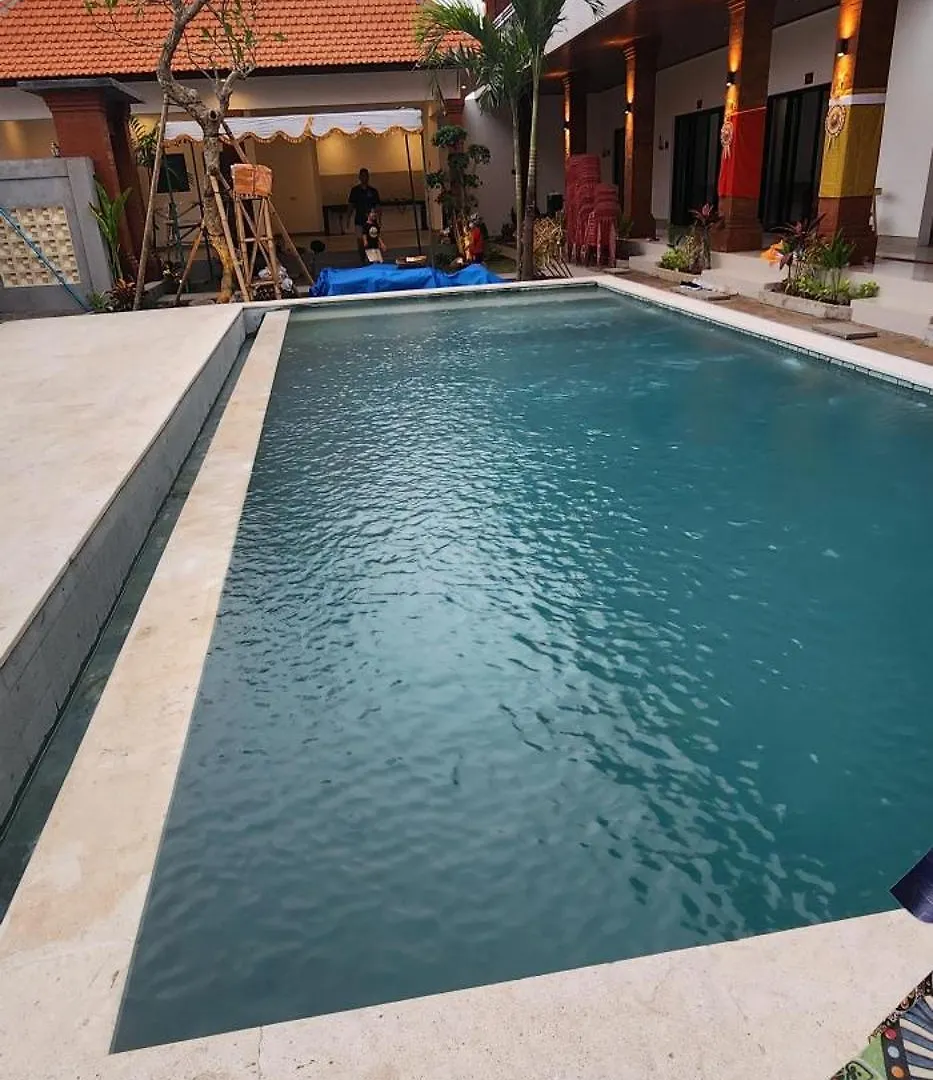 Kubu Dangin Guest House Kerobokan Seminyak