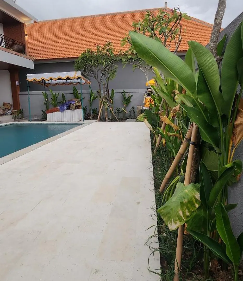 Kubu Dangin Guest House Kerobokan Seminyak