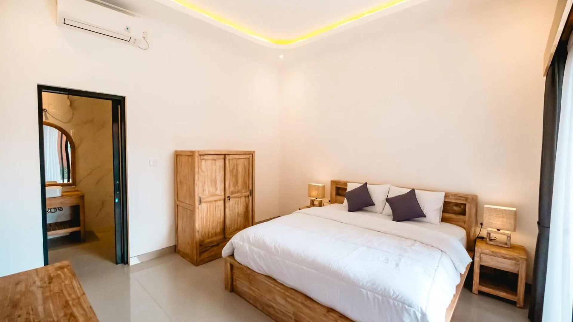 Kubu Dangin Guest House Kerobokan Seminyak