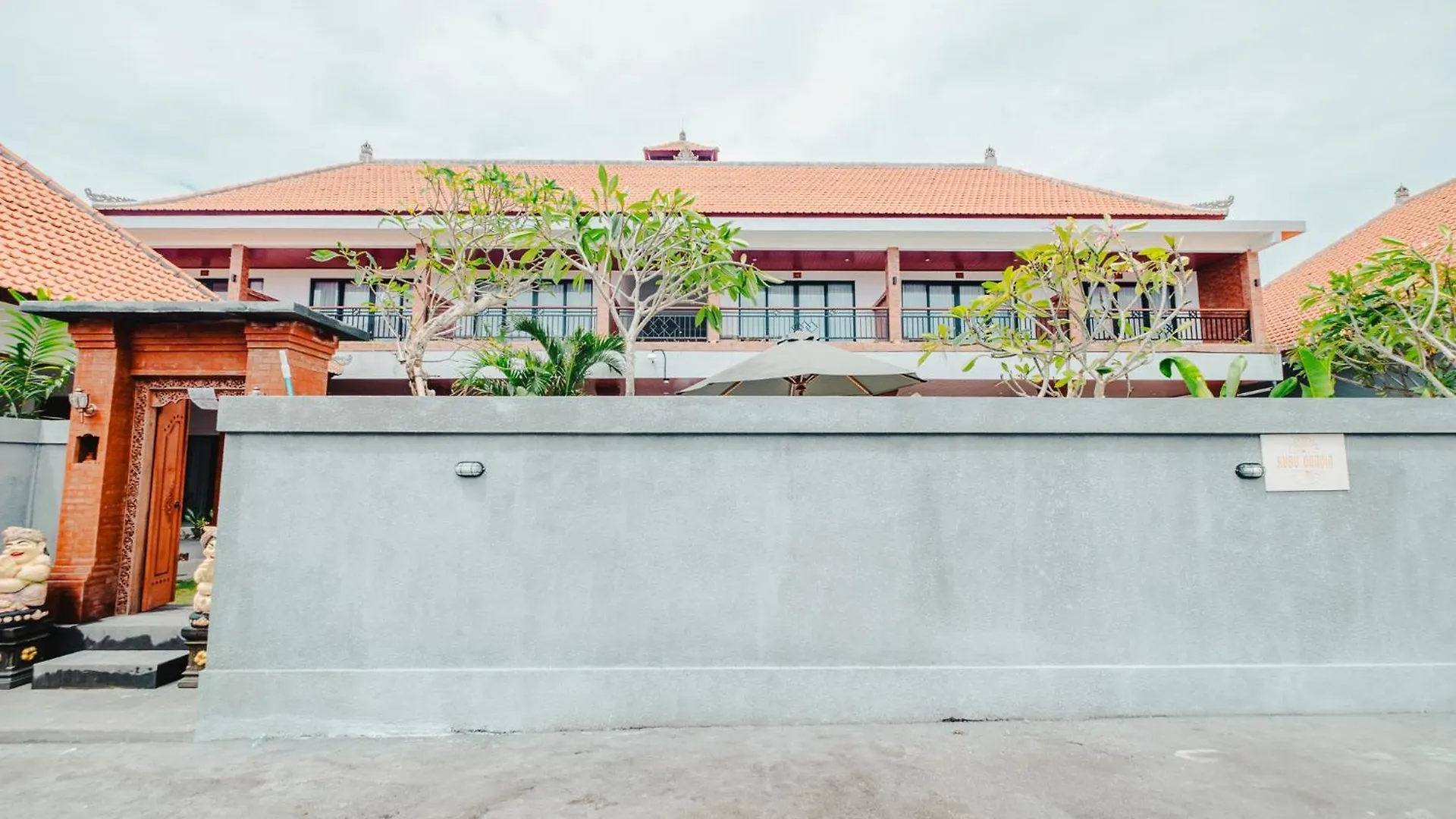 Kubu Dangin Guest House Kerobokan Seminyak