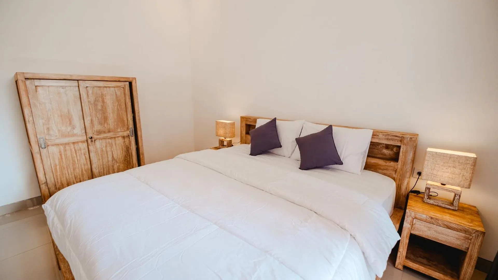 Kubu Dangin Guest House Kerobokan Seminyak