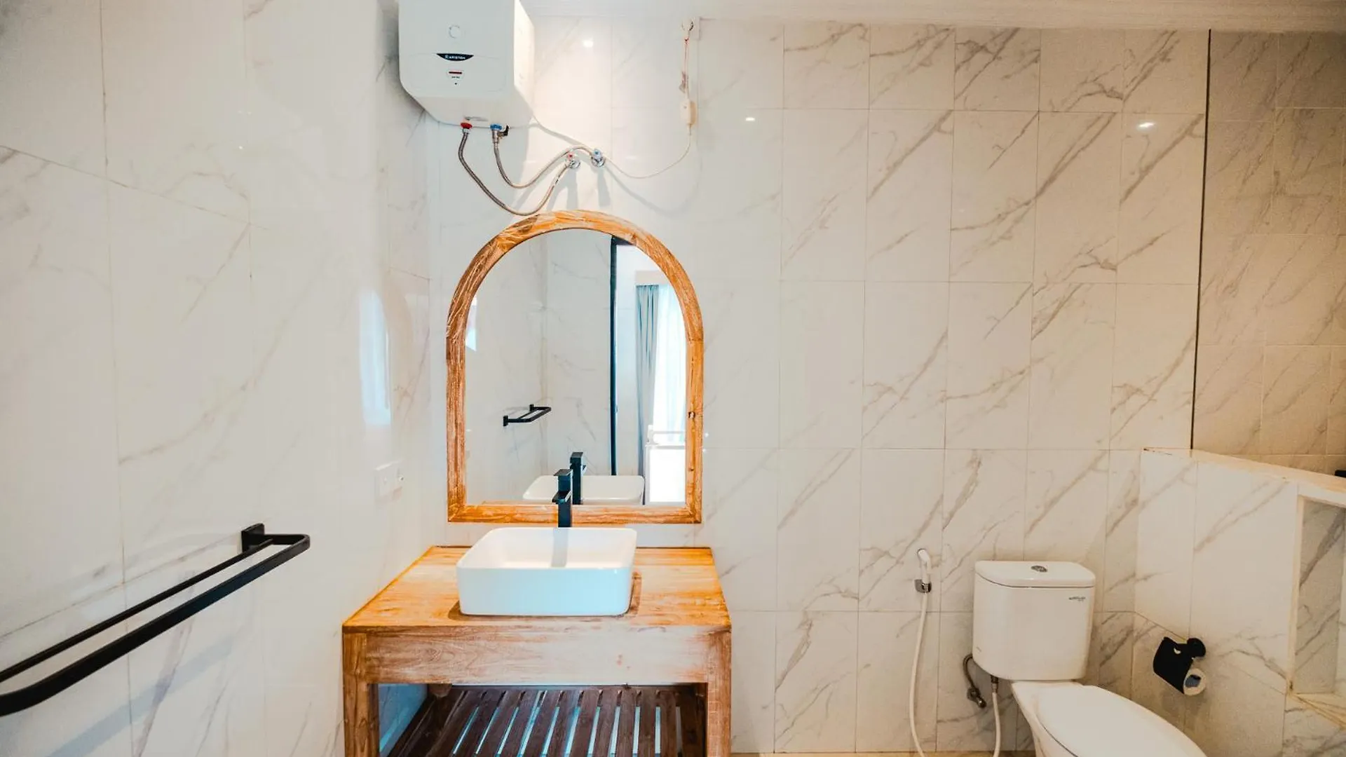 Kubu Dangin Guest House Kerobokan Seminyak