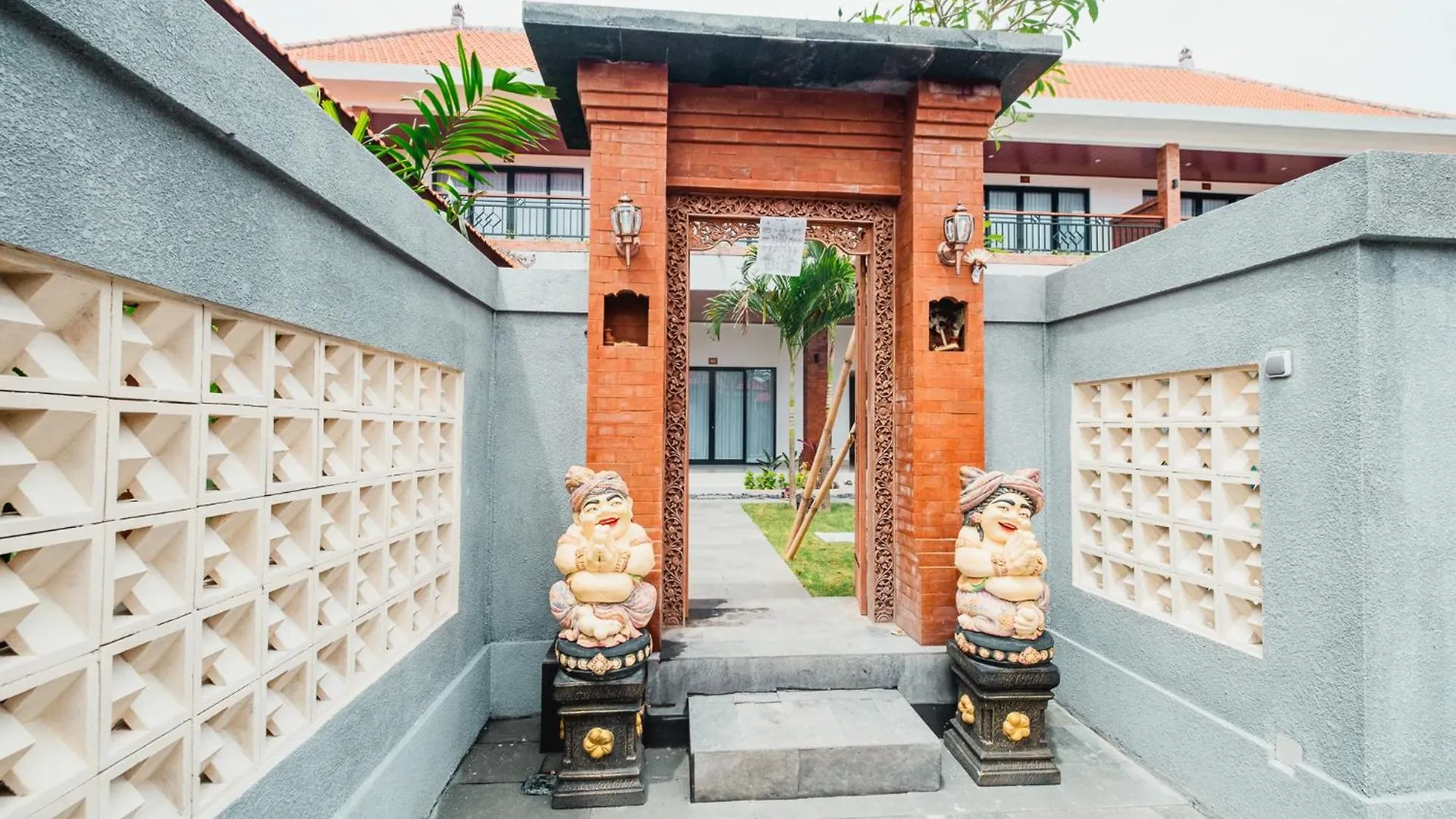 Kubu Dangin Guest House Kerobokan Seminyak